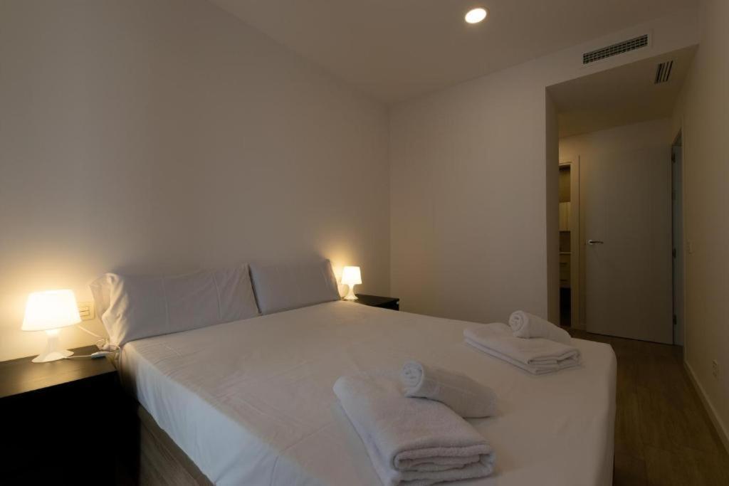 Apartamentos Mercado Central Valencia Bagian luar foto